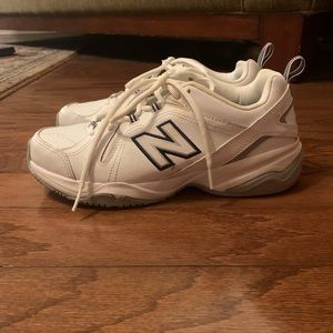 Like new New balance 608 women’s size 8. Navy and white